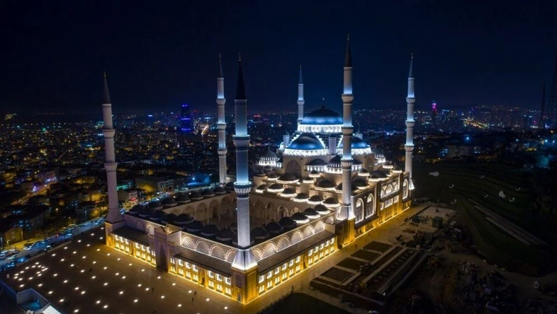 Çamlıca Camii